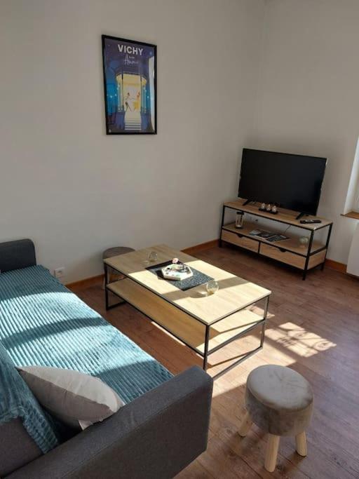 Appartement Proche Des Parcs Vichy Exterior photo